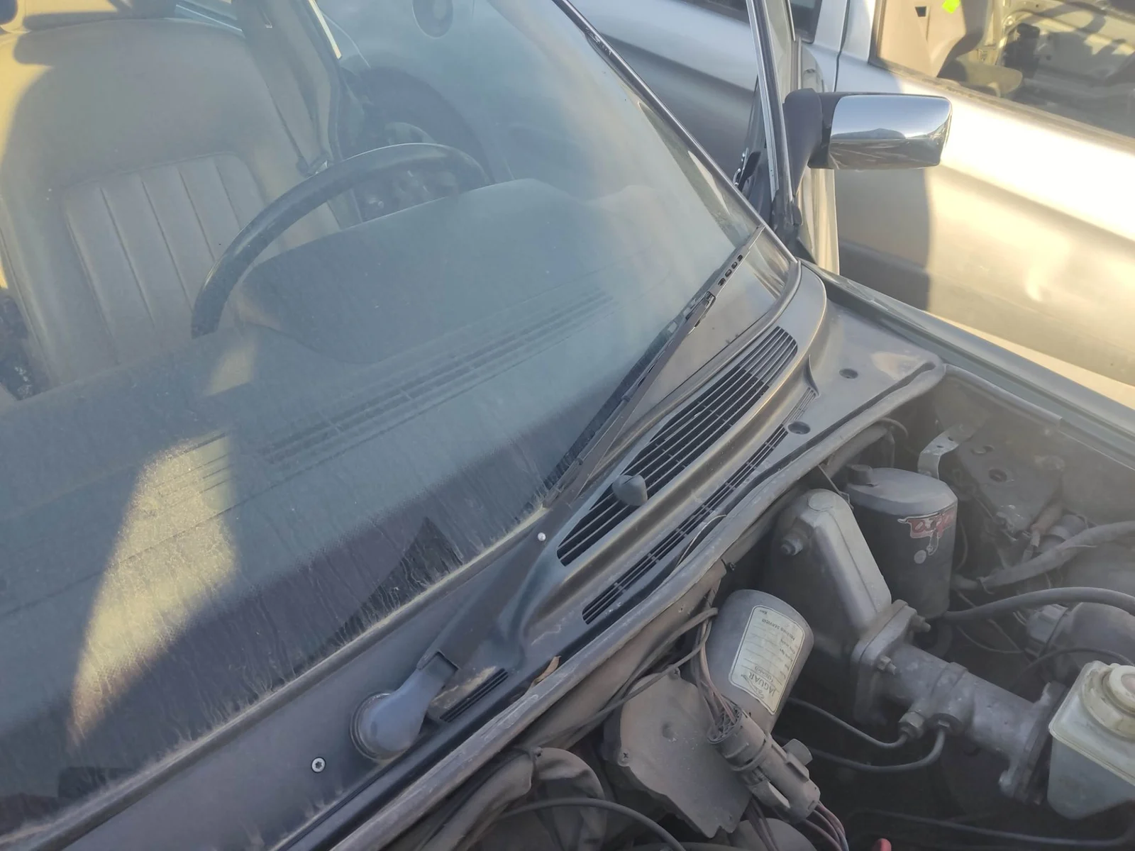 Foto de BRAZO LIMPIA DELANTERO DERECHO JAGUAR XJ 4.0 CAT (222 CV / 163 KW)