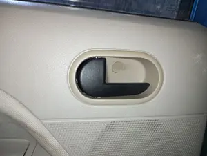 Foto de MANETA INTERIOR TRASERA IZQUIERDA FORD FIESTA (CBK) 1.4 TDCi CAT (68 CV / 50 KW) referencia 1329936