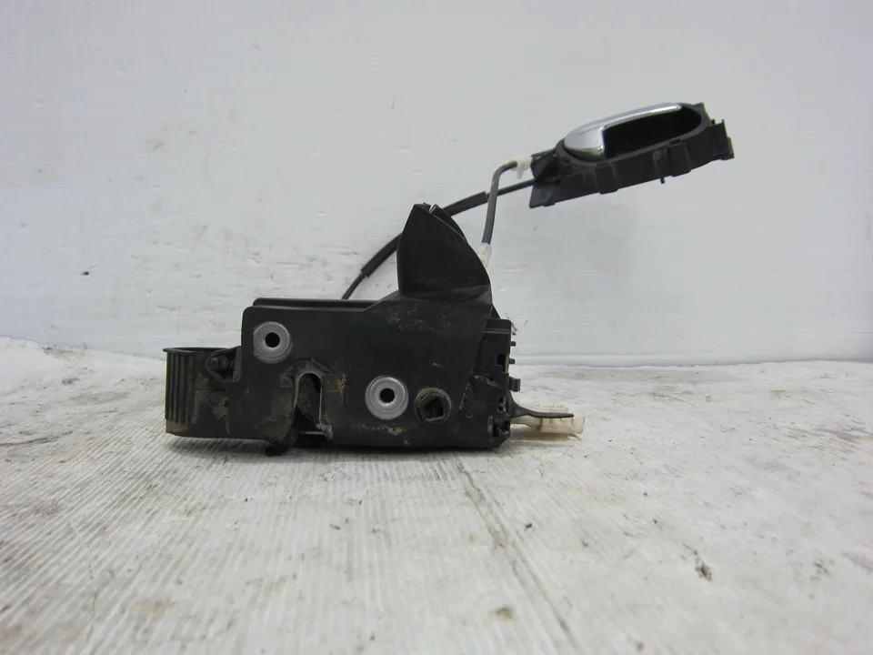 Foto de CERRADURA PUERTA DELANTERA DERECHA PEUGEOT 407 1.6 HDi FAP CAT (9HZ / DV6TED4) (109 CV / 80 KW) referencia 9686683580
