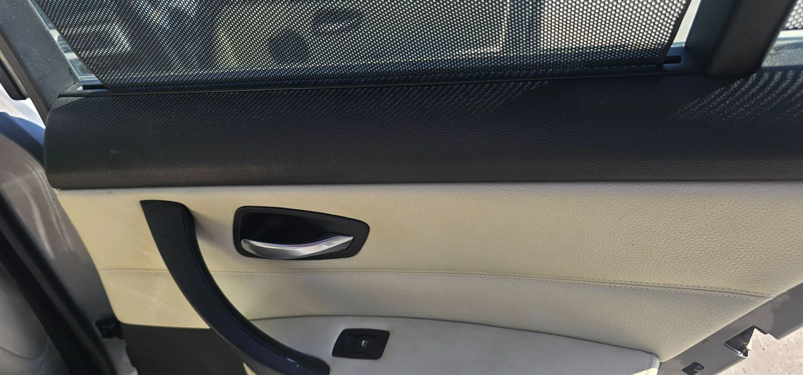Foto de MANETA INTERIOR TRASERA DERECHA BMW SERIE 3 BERLINA (E90) 2.0 CAT (129 CV / 95 KW)