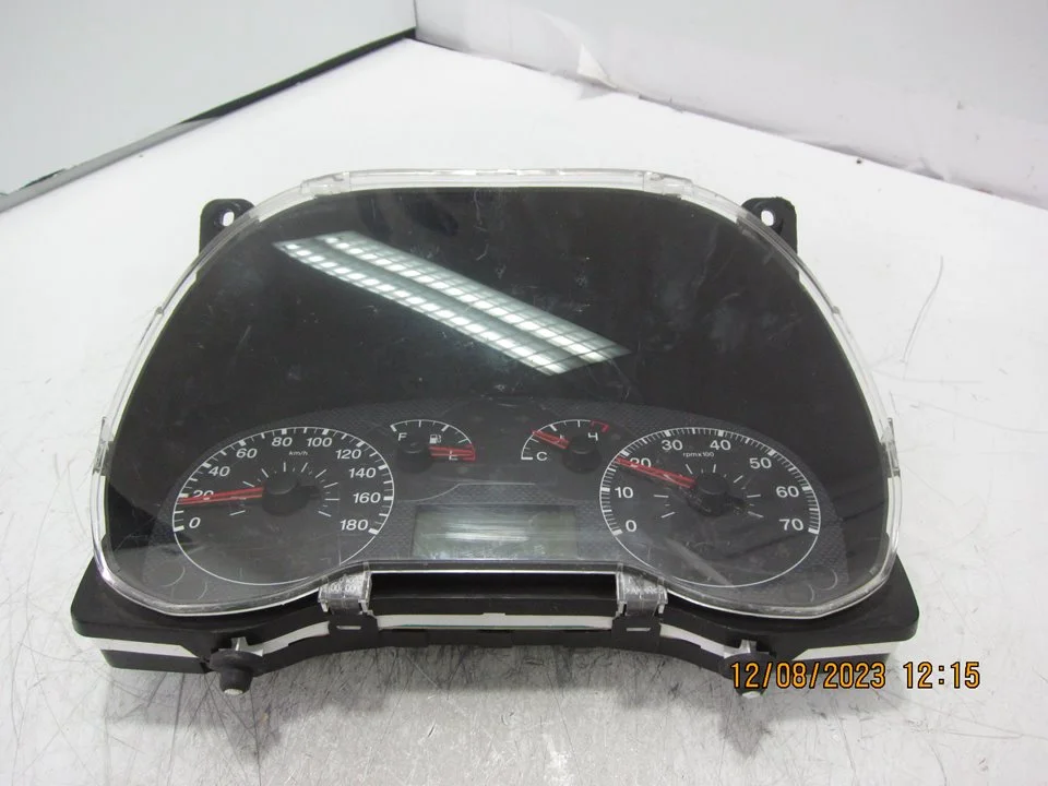 Foto de CUADRO INSTRUMENTOS FIAT GRANDE PUNTO (199) referencia 5550011005