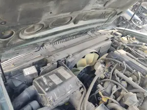 Foto de RADIADOR AGUA JAGUAR XJ 4.0 CAT (222 CV / 163 KW)