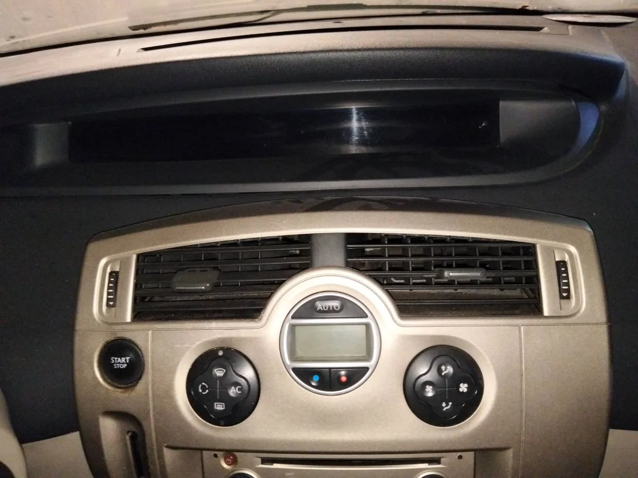 Foto de AIREADOR CENTRAL RENAULT SCENIC II (JM)