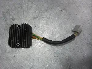 Foto de REGULADOR DE CORRIENTE HONDA FES /SH /SES /DYLAN /PS   125 referencia 434400500