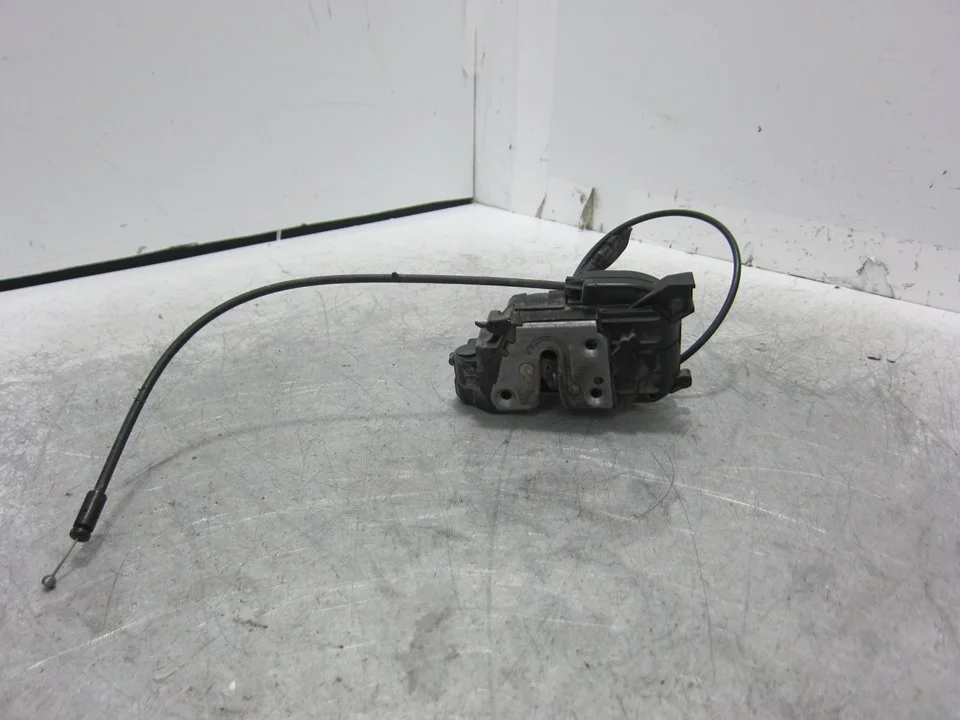 Foto de CERRADURA PUERTA TRASERA DERECHA RENAULT CLIO III 1.5 dCi Diesel (68 CV / 50 KW) referencia 300129F