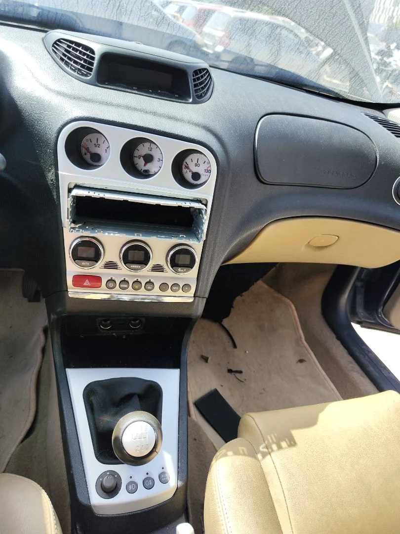 Foto de CONSOLA CENTRAL ALFA ROMEO 156 SPORTWAGON 2.4 JTD CAT (175 CV / 129 KW)