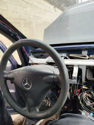 Foto de VOLANTE MERCEDES-BENZ CLASE A (BM 168) 1.4 CAT (82 CV / 60 KW) referencia A1684600503 7D98 foto 3