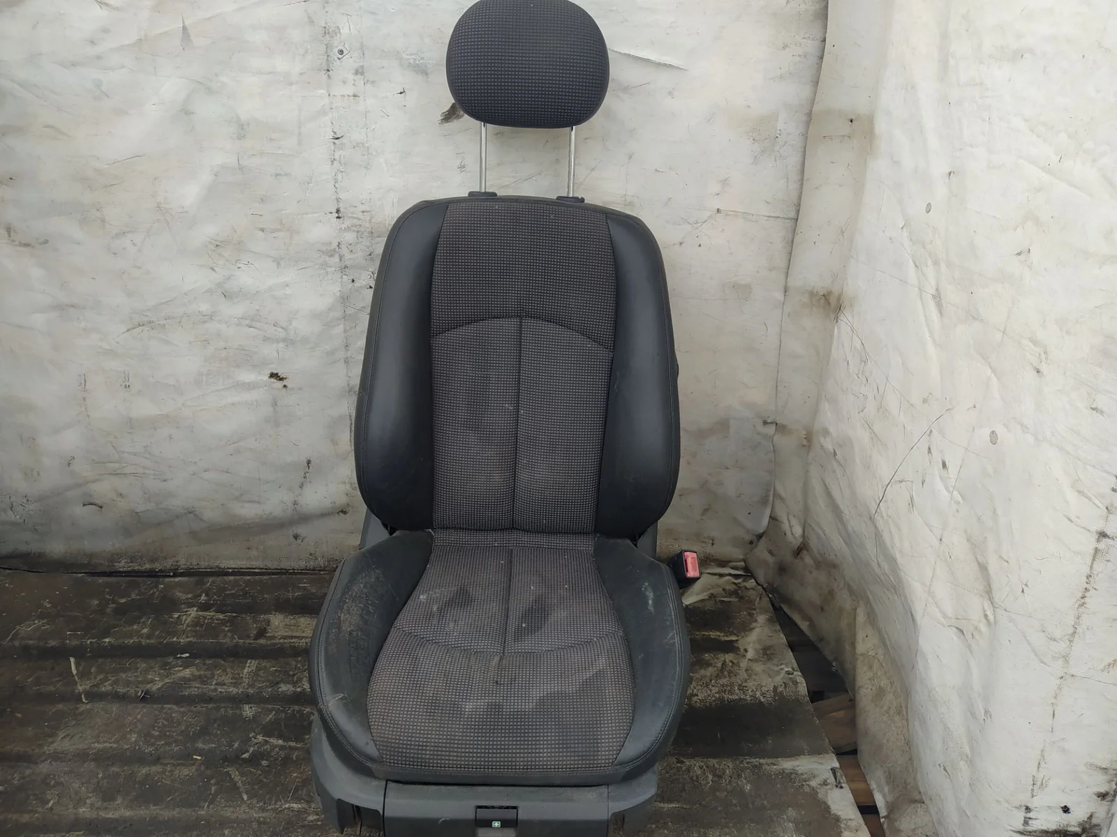 Foto de ASIENTO DELANTERO DERECHO MERCEDES-BENZ CLS (BM 219) 3.0 CDI CAT (224 CV / 165 KW)