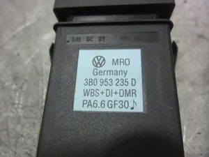 Foto de WARNING VOLKSWAGEN PASSAT BERLINA (3B3) 1.9 TDI (131 CV / 96 KW) referencia 3B0953235D foto 3