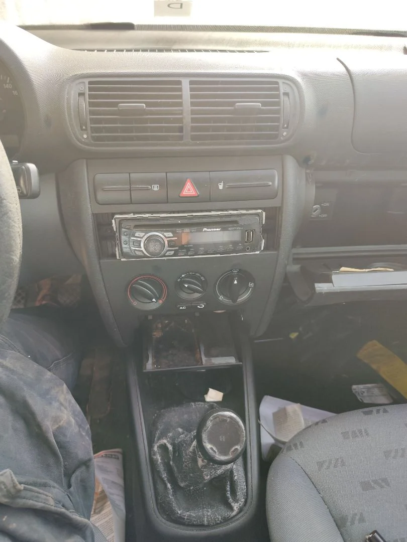 Foto de CONSOLA CENTRAL SEAT LEON (1M1) 1.6 (101 CV / 74 KW)