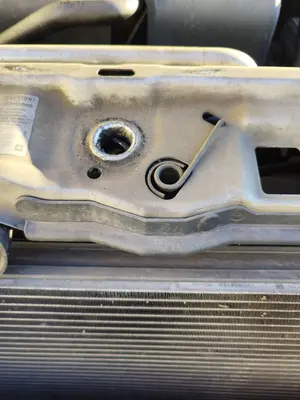 Foto de CERRADURA CAPO OPEL CORSA D 1.3 16V CDTI (75 CV / 55 KW) referencia 39082860 foto 12