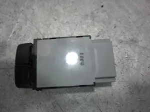 Foto de INTERRUPTOR MITSUBISHI ASX (GA0W) 1.6 CAT (117 CV / 86 KW) foto 4