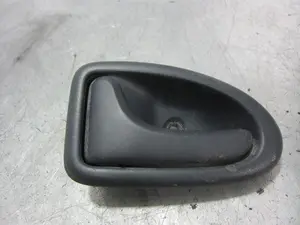 Foto de MANETA INTERIOR DELANTERA IZQUIERDA RENAULT CLIO II FASE II (B/CB0) 1.2  (58 CV / 43 KW) referencia 8200028994