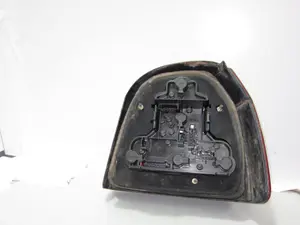 Foto de PILOTO TRASERO IZQUIERDO VOLKSWAGEN GOLF III (1H1)(11.1991) 1.9 TDI (90 CV / 66 KW) referencia 1H6945257 foto 3