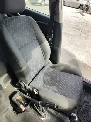 Foto de ASIENTO DELANTERO IZQUIERDO FORD FOCUS BERLINA (CAK) 1.6 16V CAT (101 CV / 74 KW)