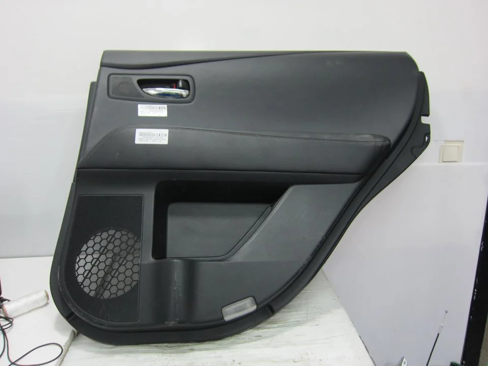 Foto de GUARNECIDO PUERTA TRASERA DERECHA LEXUS RX (GGL1/GYL1) 3.5 V6 24V CAT (249 CV / 183 KW) referencia 1A03210435