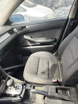 Foto de ELEVALUNAS DELANTERO DERECHO AUDI A6 BERLINA (4B2) 2.5 V6 24V TDI (180 CV / 132 KW) referencia 4B0837462A