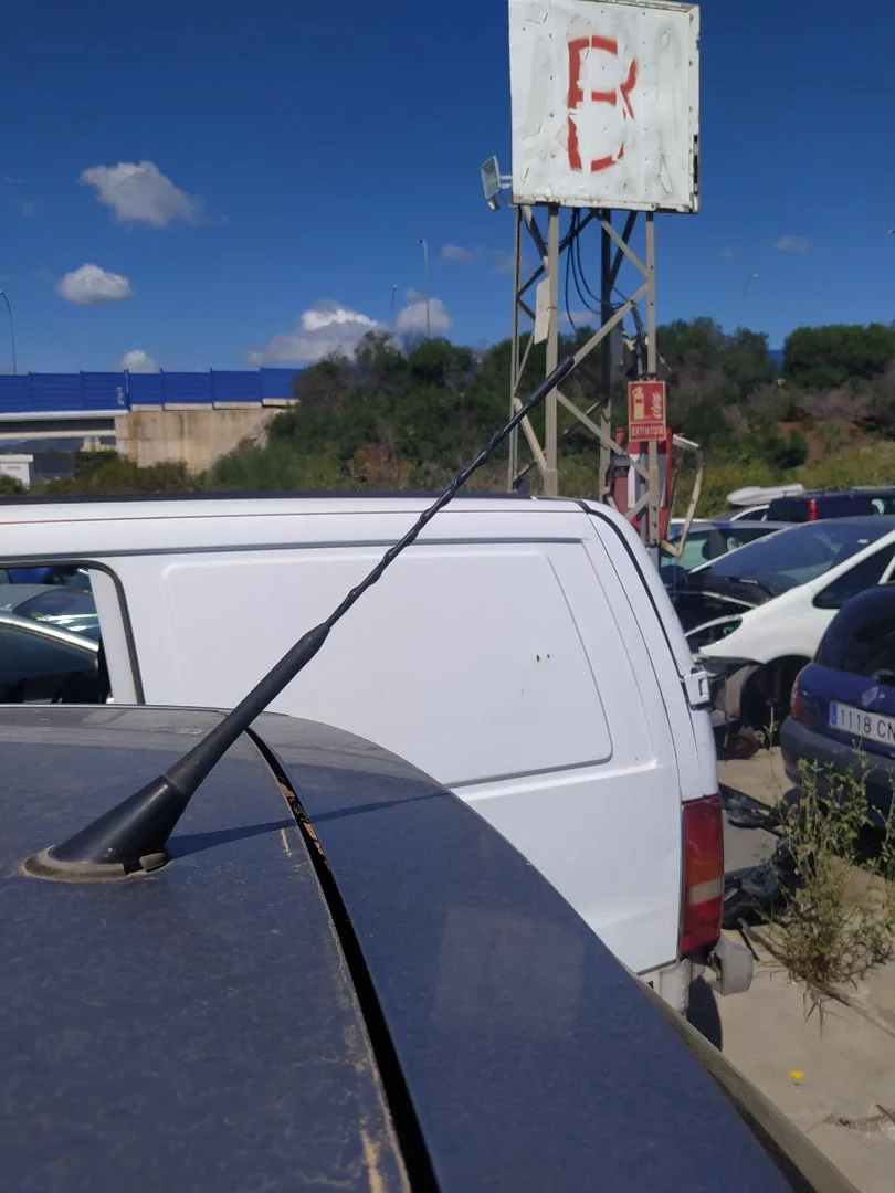 Foto de ANTENA OPEL MERIVA 1.7 16V DTI CAT (Y 17 DT / LR6) (75 CV / 55 KW)