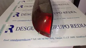 Foto de PILOTO TRASERO DERECHO OPEL CORSA C referencia 09114337 foto 4