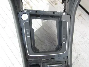 Foto de CONSOLA CENTRAL VOLKSWAGEN GOLF VII BERLINA (BQ1/BE2) 1.6 TDI (116 CV / 85 KW) referencia 5G0863250B foto 8