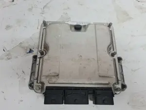 Foto de CENTRALITA MOTOR UCE CITROEN C5 BERLINA referencia 0281011340 foto 2