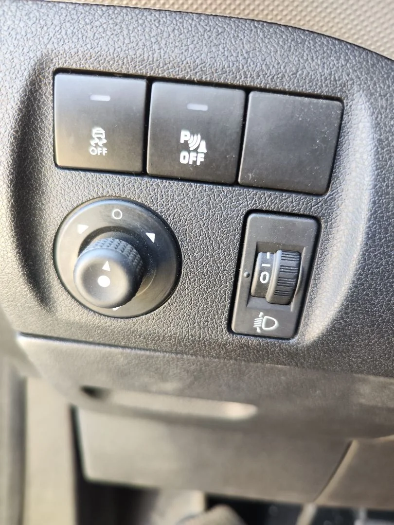 Foto de MANDO RETROVISOR CITROEN BERLINGO FURGÓN 1.6 Blue-HDI FAP (99 CV / 73 KW)