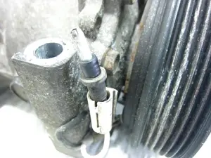 Foto de COMPRESOR AIRE ACONDICIONADO RENAULT CLIO II FASE I (B/CB0) referencia 7700111235 foto 4