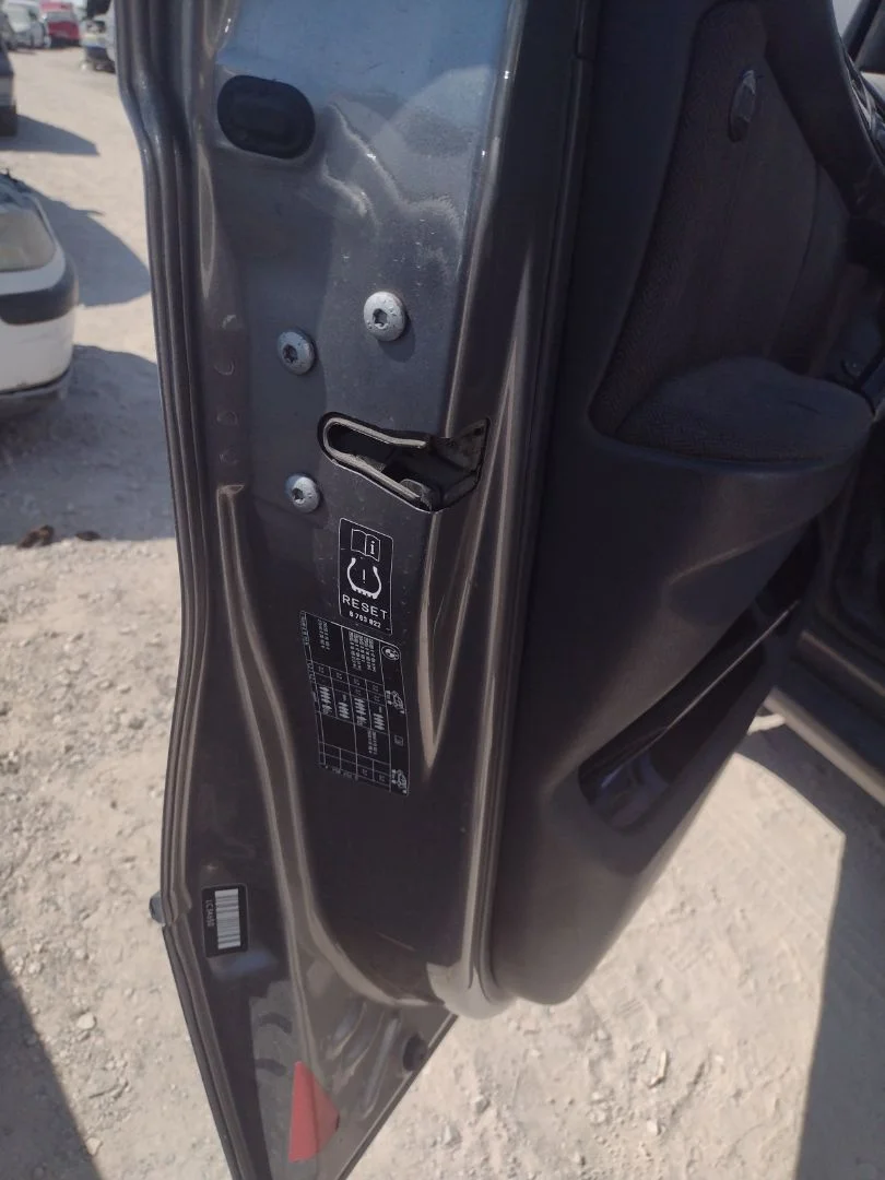Foto de CERRADURA PUERTA DELANTERA IZQUIERDA BMW SERIE X5 (E53) 3.0 Turbodiesel CAT (218 CV / 160 KW)