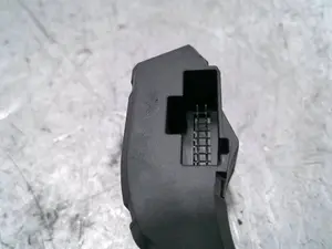 Foto de INTERRUPTOR FORD FOCUS BERLINA (CAK) 2.0 16V CAT (131 CV / 96 KW) referencia YS4T19A45BA foto 2