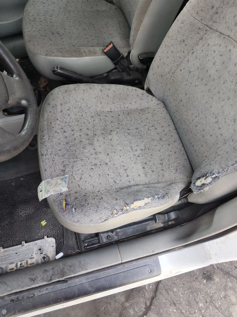 Foto de ASIENTO DELANTERO IZQUIERDO RENAULT KANGOO I (F/KC0) 1.9 dCi Diesel CAT (84 CV / 62 KW)