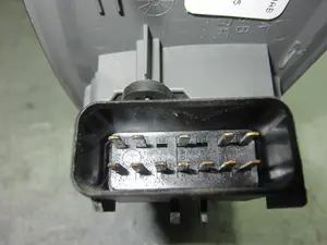 Foto de MANDO ELEVALUNAS DELANTERO DERECHO CHRYSLER VOYAGER (RG) referencia 04685780AB foto 4