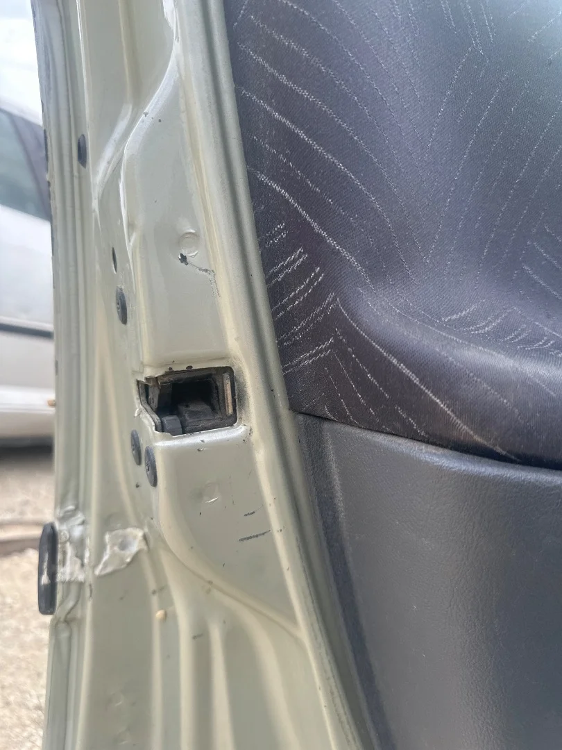 Foto de CERRADURA PUERTA DELANTERA IZQUIERDA RENAULT LAGUNA II (BG0) 2.0 (135 CV / 99 KW) referencia 8200000661