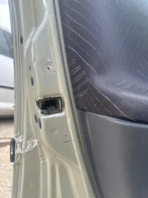 Foto de CERRADURA PUERTA DELANTERA IZQUIERDA RENAULT LAGUNA II (BG0) 2.0  (135 CV / 99 KW) referencia 8200000661
