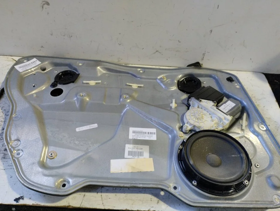 Foto de ELEVALUNAS DELANTERO IZQUIERDO SEAT IBIZA (6L1) referencia 6L4837751