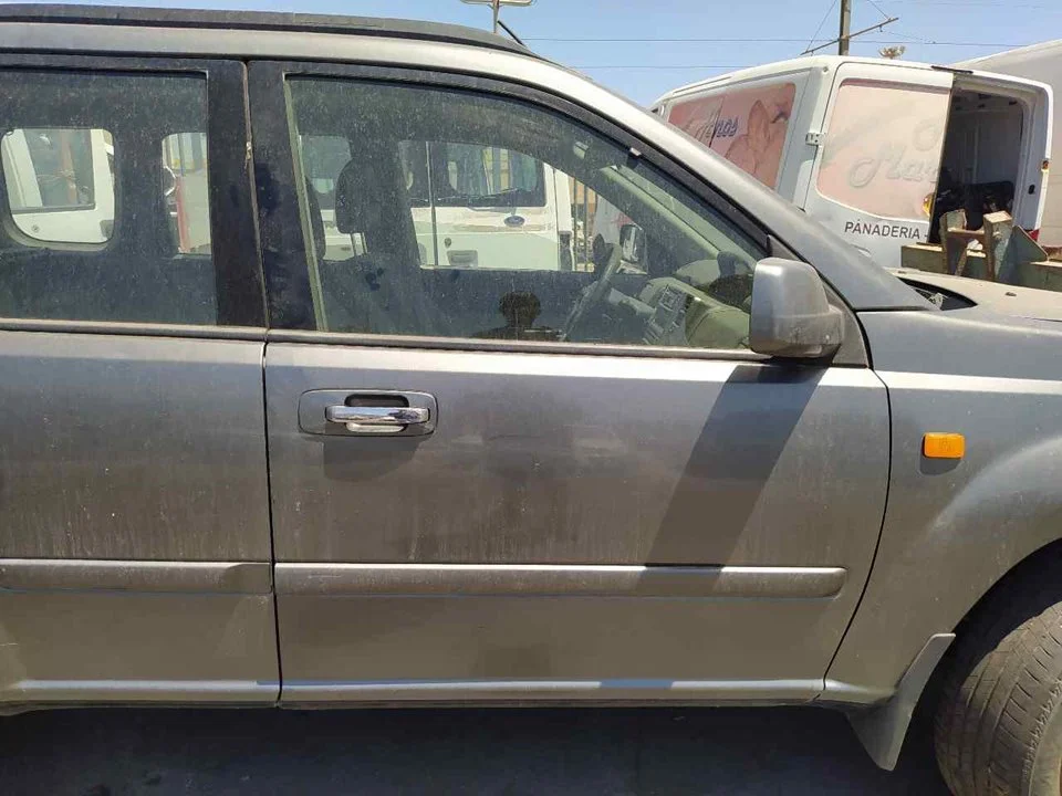 Foto de PUERTA DELANTERA DERECHA NISSAN X-TRAIL (T30) 2.2 16V Turbodiesel CAT (114 CV / 84 KW) referencia H010M8H7