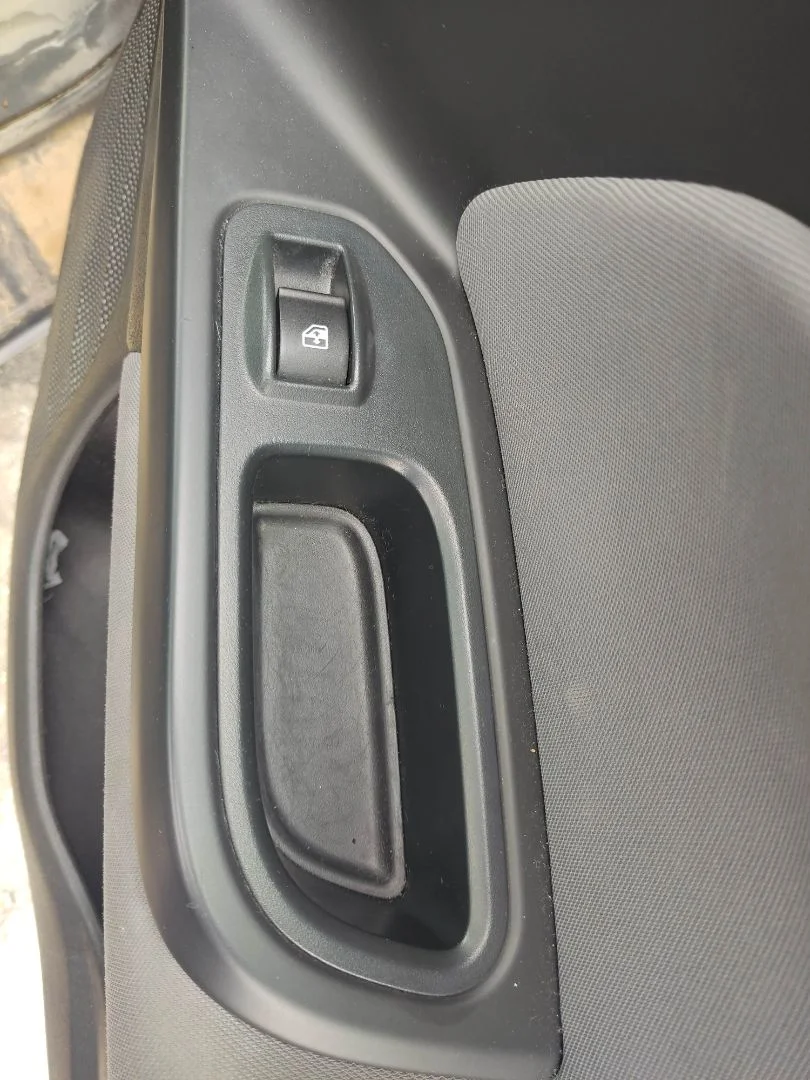 Foto de MANDO ELEVALUNAS TRASERO DERECHO FIAT II TIPO (356) BERLINA 1.4 (95 CV / 70 KW)