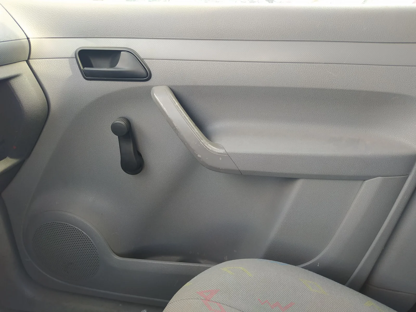 Foto de GUARNECIDO PUERTA DELANTERA DERECHA VOLKSWAGEN CADDY (2K)(02.2004) 1.9 TDI (105 CV / 77 KW)