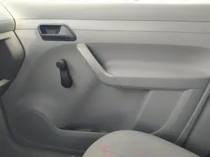 Foto de GUARNECIDO PUERTA DELANTERA DERECHA VOLKSWAGEN CADDY (2K)(02.2004) 1.9 TDI (105 CV / 77 KW)