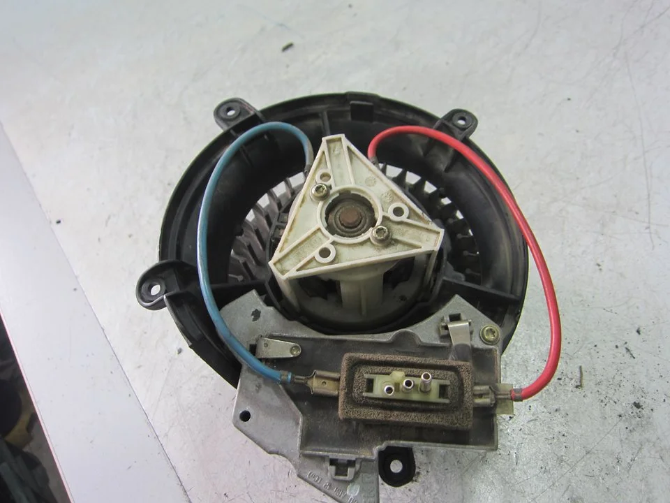 Foto de VENTILADOR CALEFACCION MERCEDES-BENZ CLK (BM 208) COUPE 2.0 Compresor CAT (163 CV / 120 KW) referencia 2028207310
