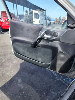 Foto de GUARNECIDO PUERTA DELANTERA IZQUIERDA OPEL VECTRA B BERLINA 2.0 DTI (101 CV / 74 KW) referencia 90432177