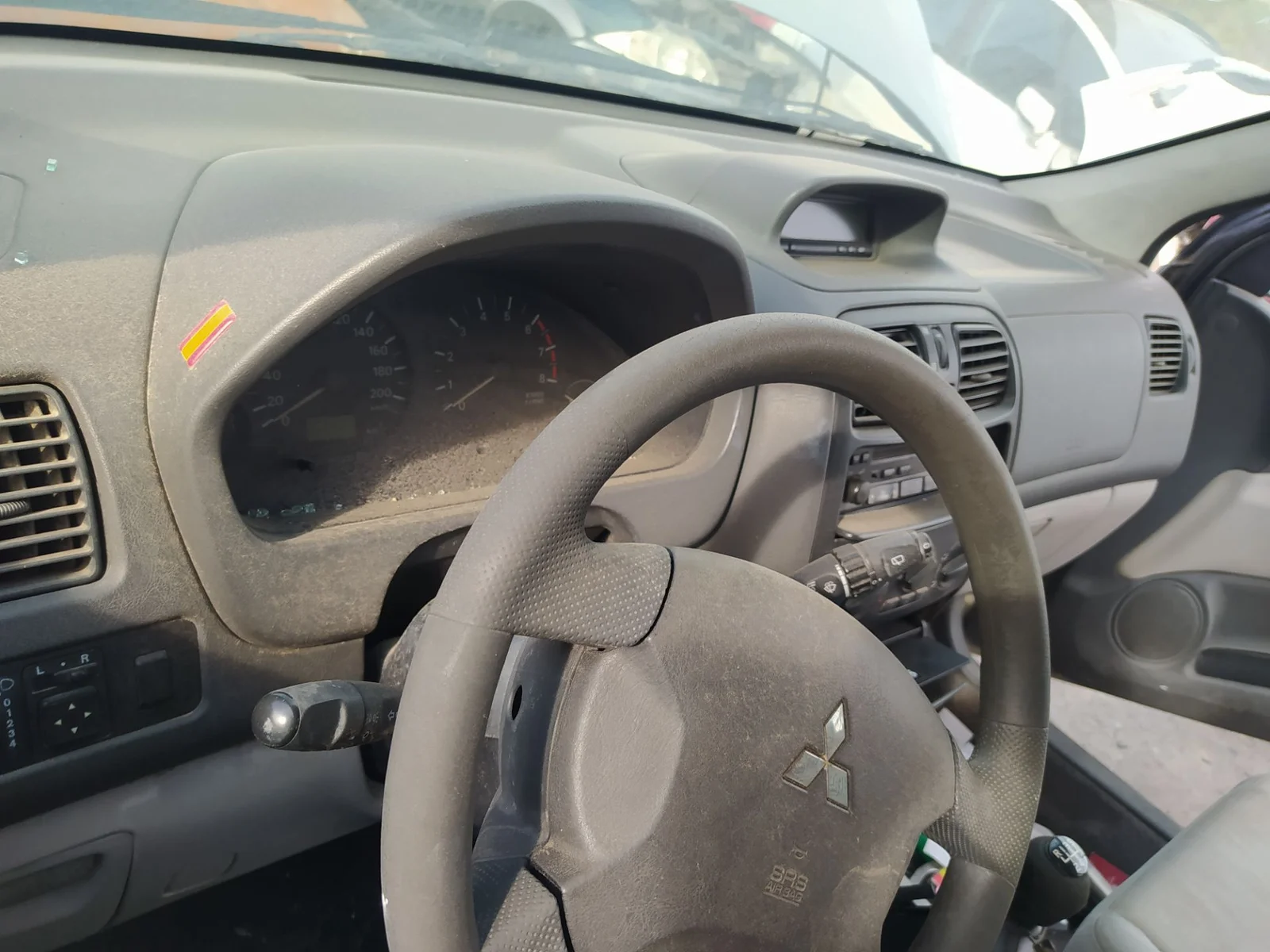 Foto de SALPICADERO MITSUBISHI SPACE STAR (DG0) 1.6 CAT (98 CV / 72 KW)