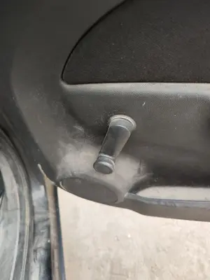 Foto de MANETA ELEVALUNAS TRASERA DERECHA OPEL CORSA D 1.3 16V CDTI (75 CV / 55 KW)