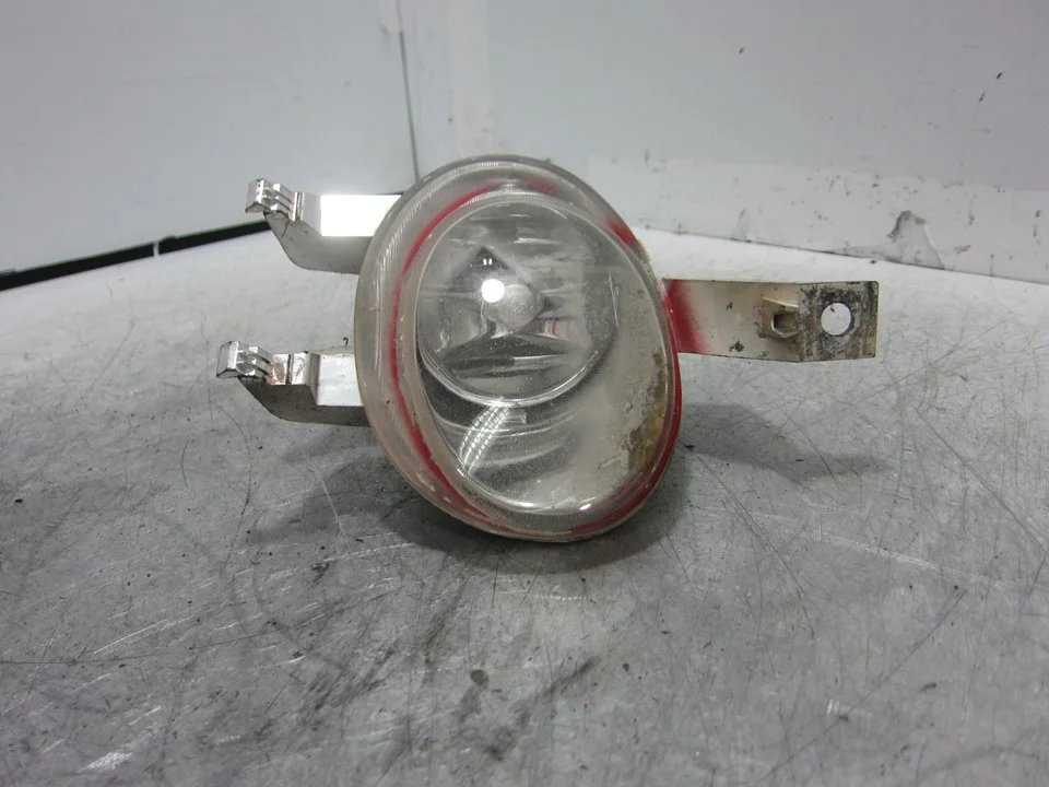 Foto de FARO ANTINIEBLA IZQUIERDO PEUGEOT 206 1.6 16V CAT (109 CV / 80 KW) referencia 9628734080