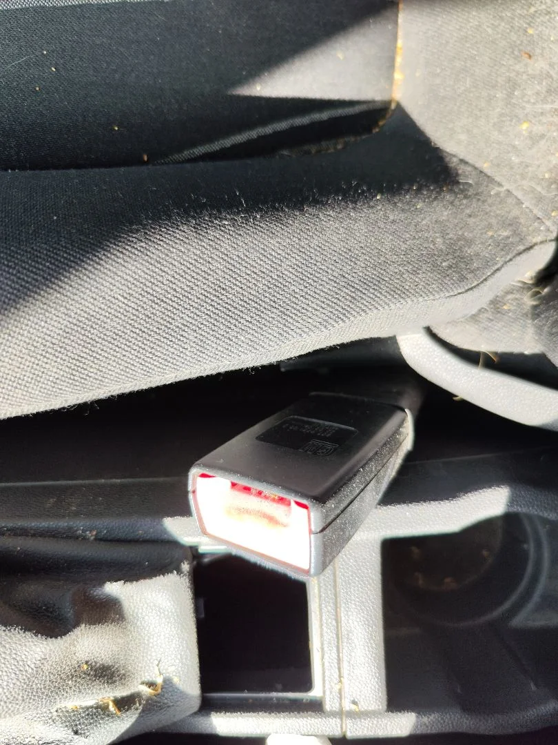 Foto de ENGANCHE CINTURON DELANTERO DERECHO OPEL CORSA D 1.3 16V CDTI (75 CV / 55 KW)