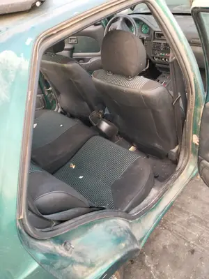 Foto de GOMAS CONTORNO PUERTA PEUGEOT 106 (S2) 1.1  (60 CV / 44 KW)