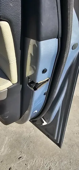 Foto de CERRADURA PUERTA DELANTERA DERECHA BMW SERIE 3 BERLINA (E90) 2.0 CAT (129 CV / 95 KW)
