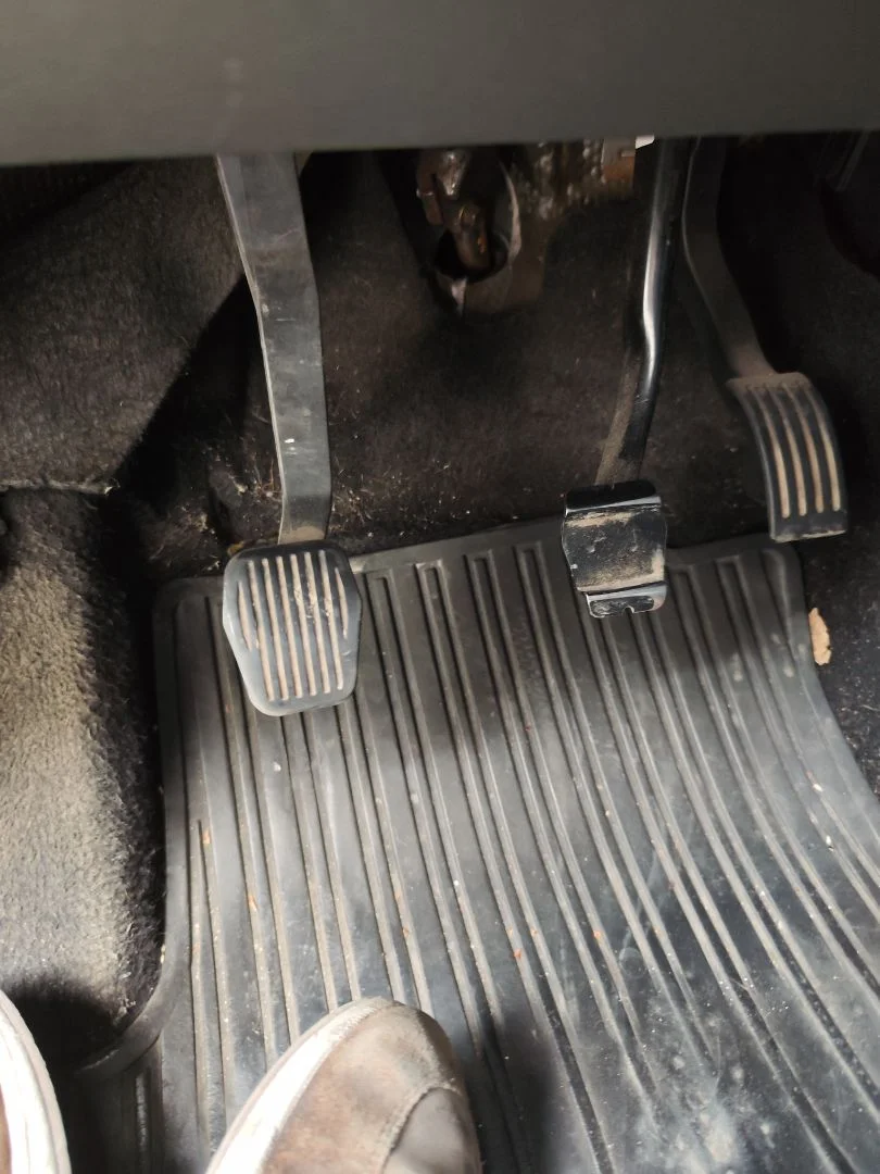 Foto de PEDAL EMBRAGUE FORD FOCUS C-MAX (CAP)(2003) 1.6 TDCi CAT (109 CV / 80 KW)