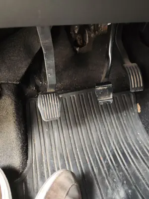 Foto de PEDAL EMBRAGUE FORD FOCUS C-MAX (CAP)(2003) 1.6 TDCi CAT (109 CV / 80 KW)