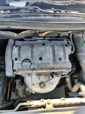 Foto de MOTOR COMPLETO PEUGEOT 307 (S1)(04.2001) 1.6 16V CAT (109 CV / 80 KW) referencia NFU foto 2