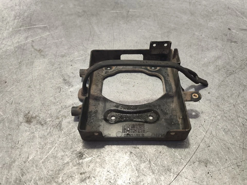 Foto de SOPORTE BATERIA DUCATI MONSTER 696 696 cm3 - 58.8 kW (80 CV / 59 KW) referencia 82912831B